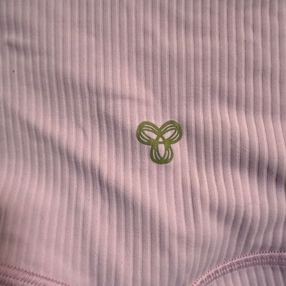 Aritzia | TNA Golden Bike Shorts | Size XS | Baby Pink - Picture 7 of 8